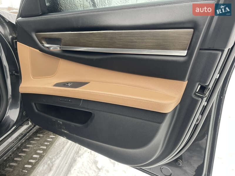 Седан BMW 7 Series 2010 в Житомирі