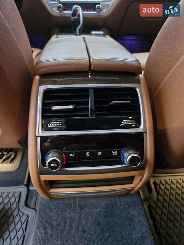 Седан BMW 7 Series 2015 в Миколаєві