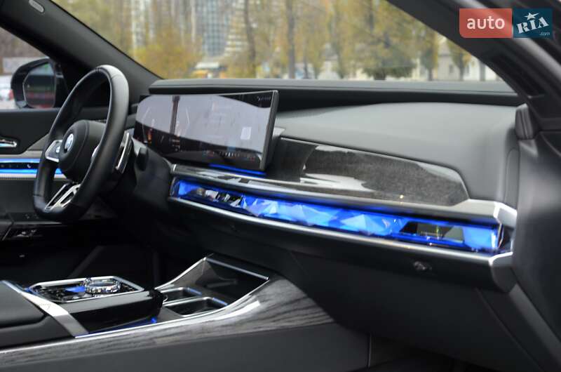 Седан BMW 7 Series 2024 в Киеве