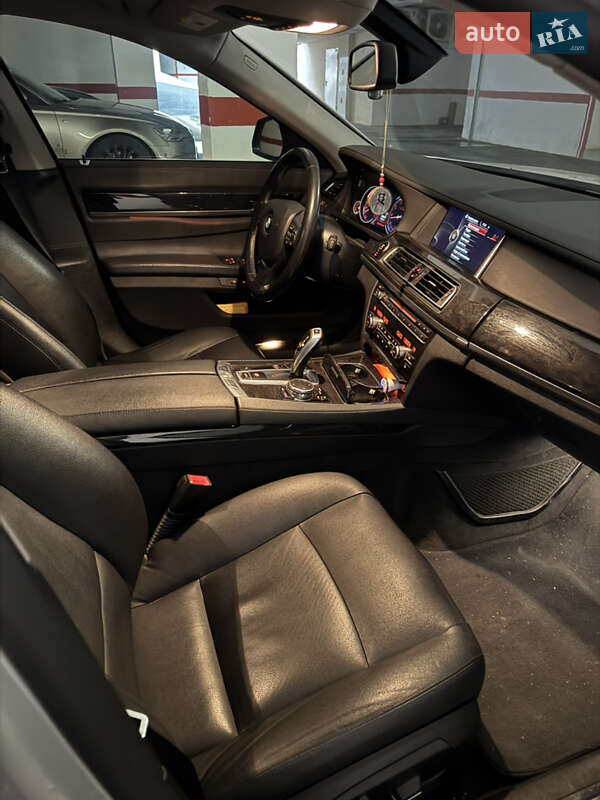 Седан BMW 7 Series 2015 в Измаиле