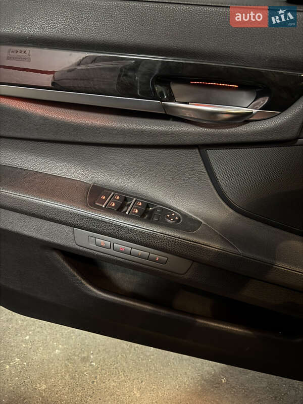 Седан BMW 7 Series 2015 в Измаиле