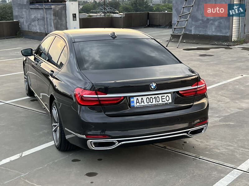 Седан BMW 7 Series 2016 в Киеве