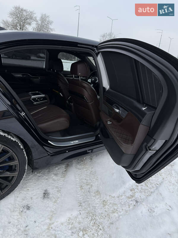 Седан BMW 7 Series 2021 в Киеве