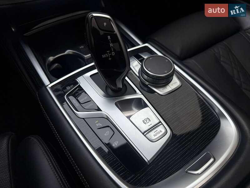 Седан BMW 7 Series 2020 в Киеве