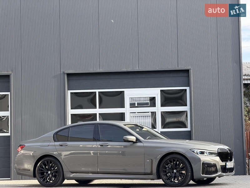 Седан BMW 7 Series 2021 в Мукачево