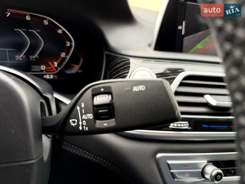 Седан BMW 7 Series 2021 в Мукачево