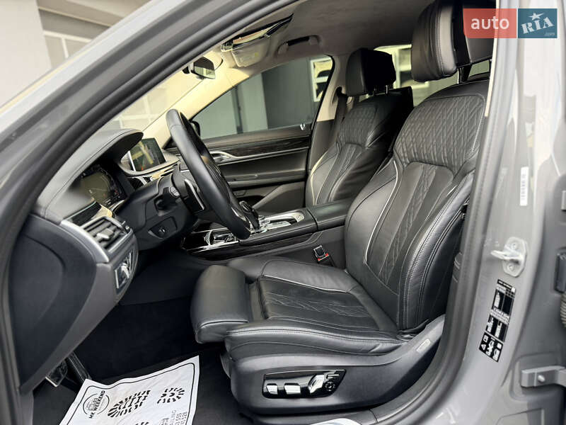 Седан BMW 7 Series 2021 в Мукачево