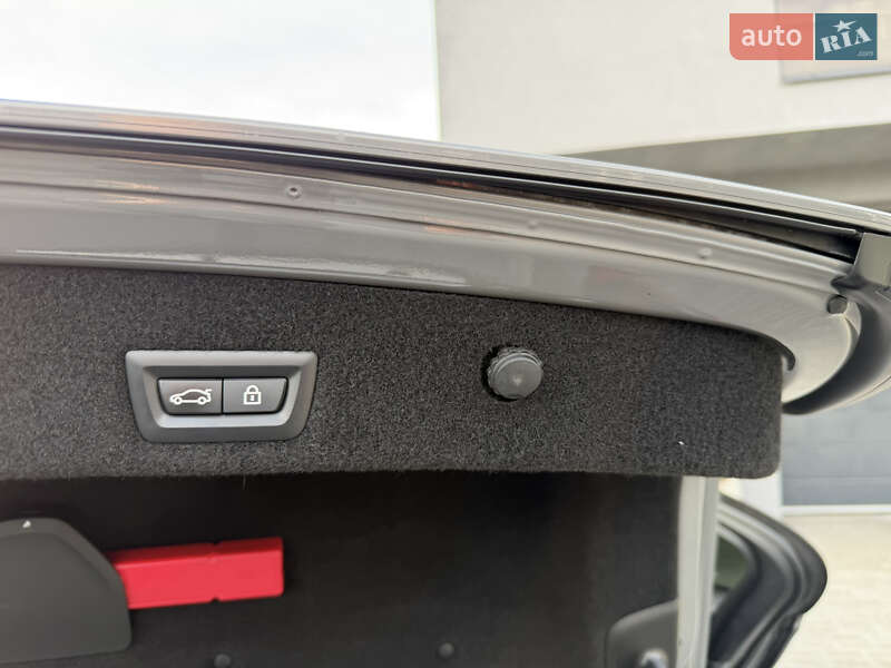 Седан BMW 7 Series 2021 в Мукачево