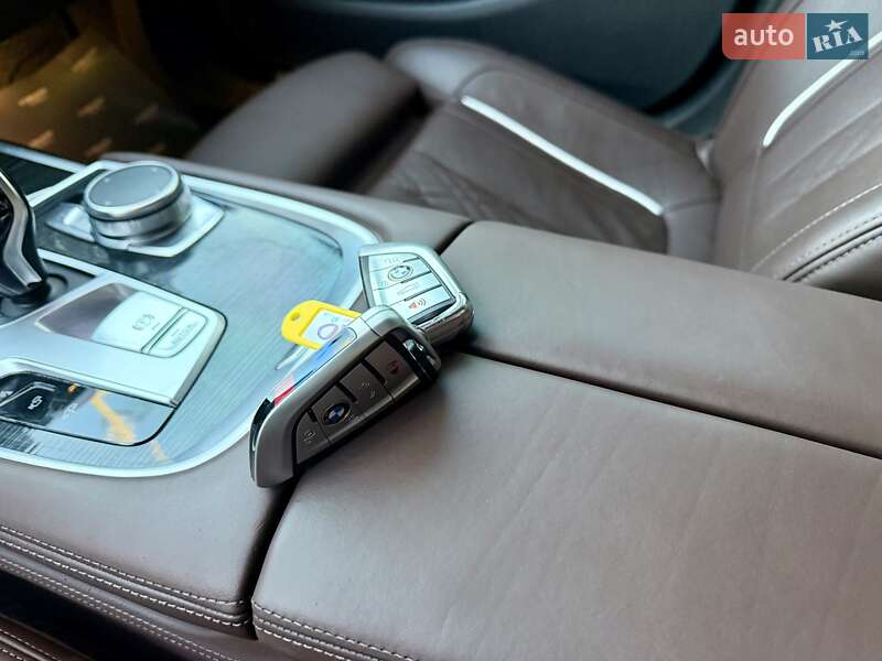 Седан BMW 7 Series 2019 в Киеве