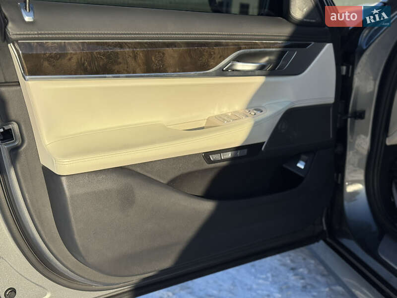 Седан BMW 7 Series 2016 в Ровно
