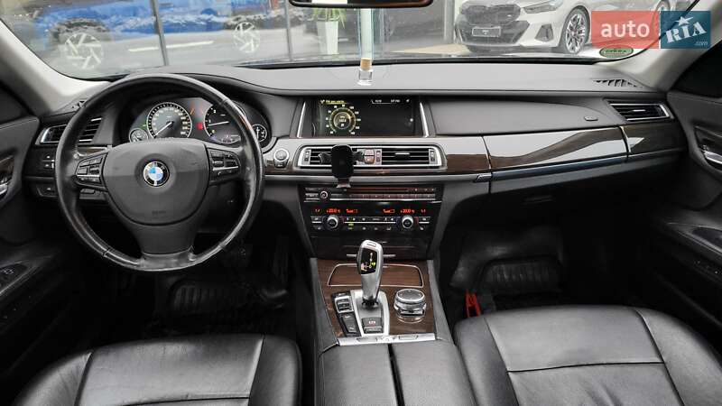Седан BMW 7 Series 2013 в Виннице