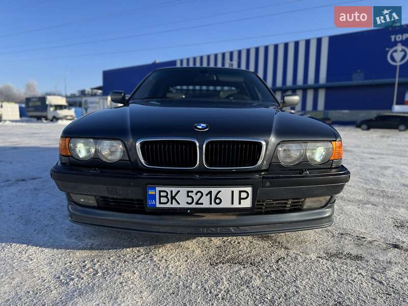 Седан BMW 7 Series 2001 в Ровно