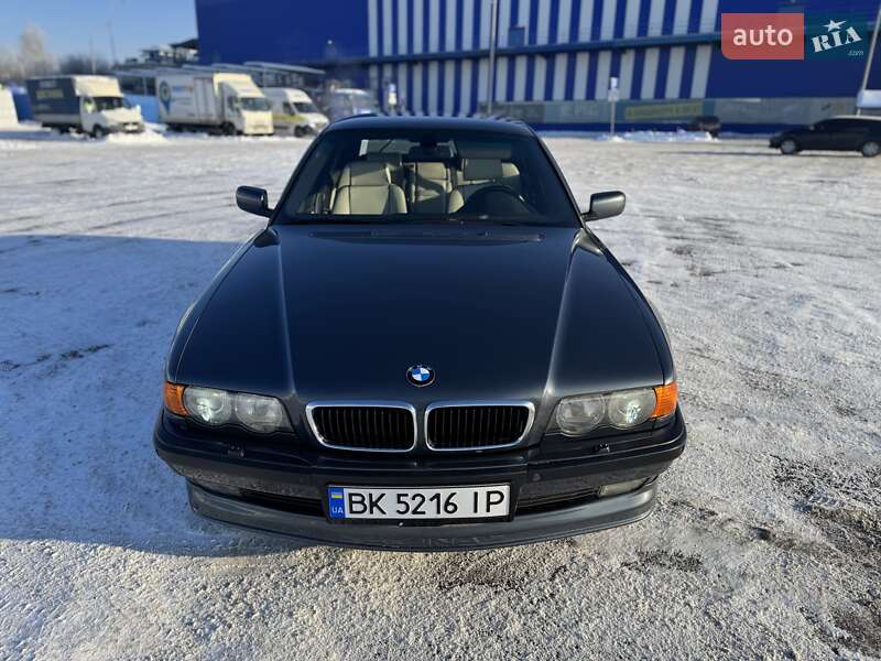 Седан BMW 7 Series 2001 в Ровно