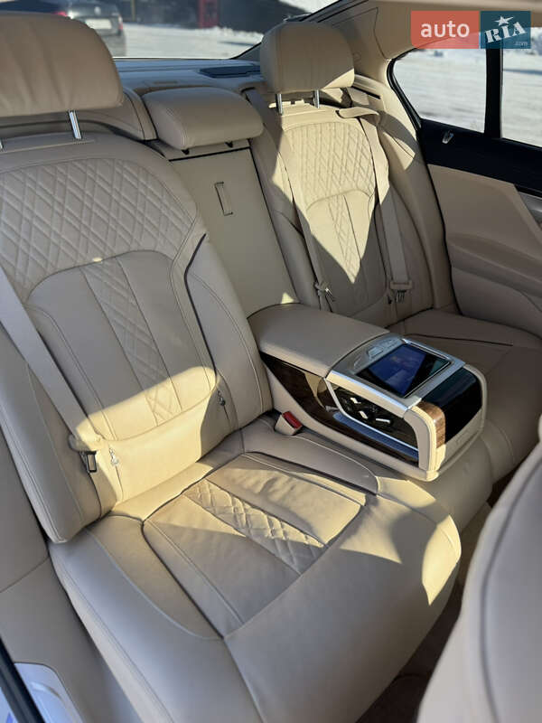 Седан BMW 7 Series 2019 в Гатном