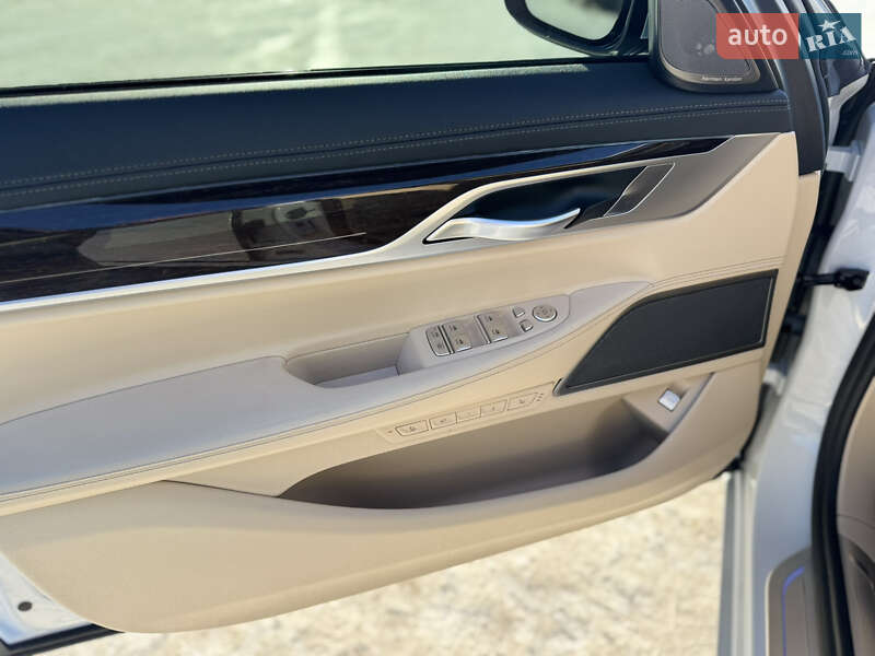 Седан BMW 7 Series 2019 в Гатном