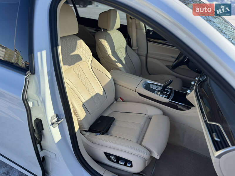 Седан BMW 7 Series 2019 в Гатном