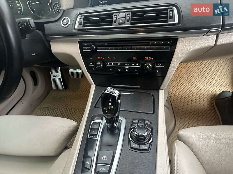 Седан BMW 7 Series 2010 в Хмельницком