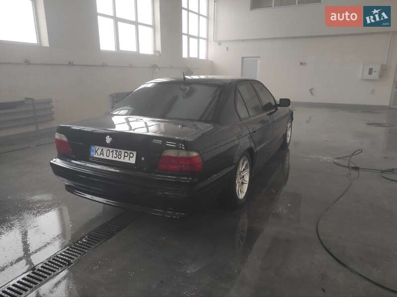 Седан BMW 7 Series 1995 в Киеве