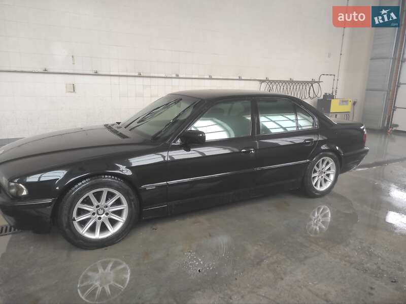 Седан BMW 7 Series 1995 в Киеве