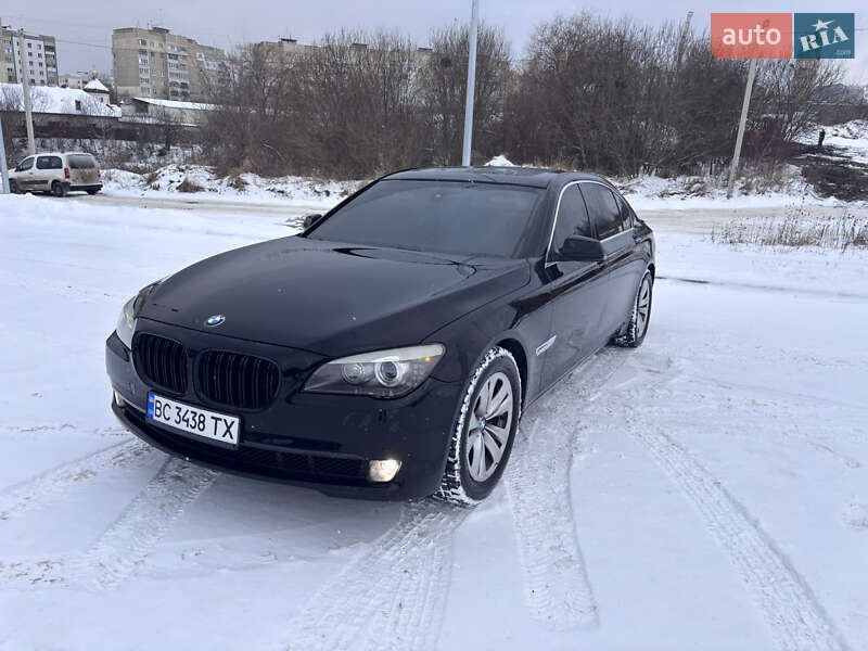 Седан BMW 7 Series 2012 в Львове