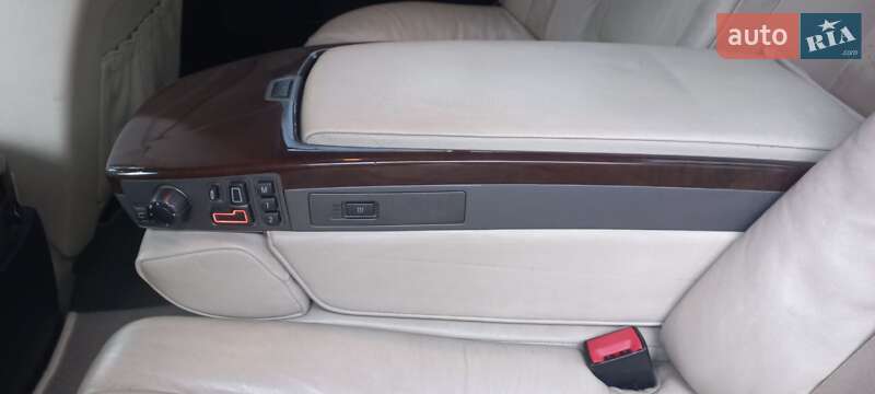Седан BMW 7 Series 2002 в Ужгороде