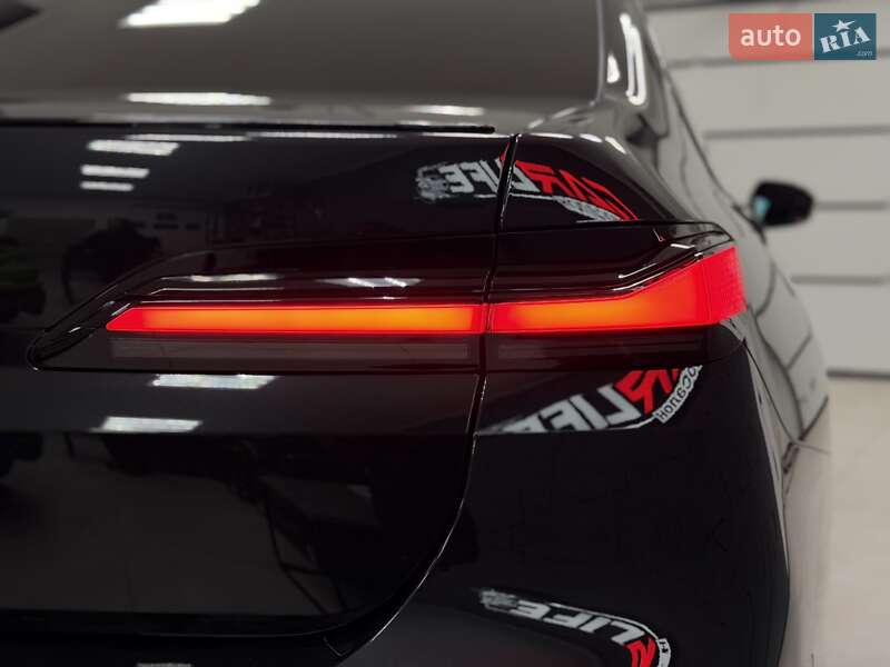 Седан BMW 7 Series 2023 в Тернополі