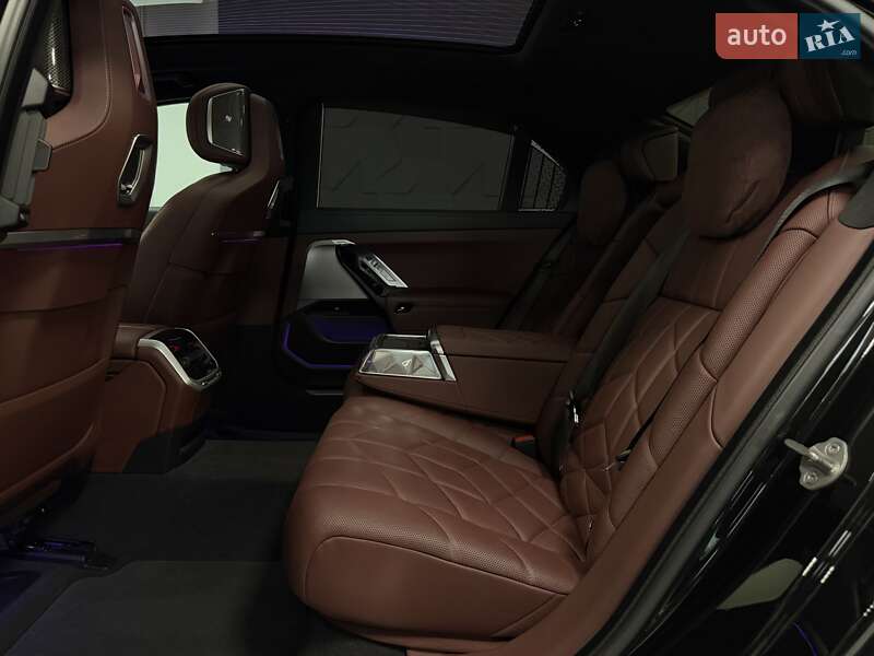 Седан BMW 7 Series 2023 в Тернополі