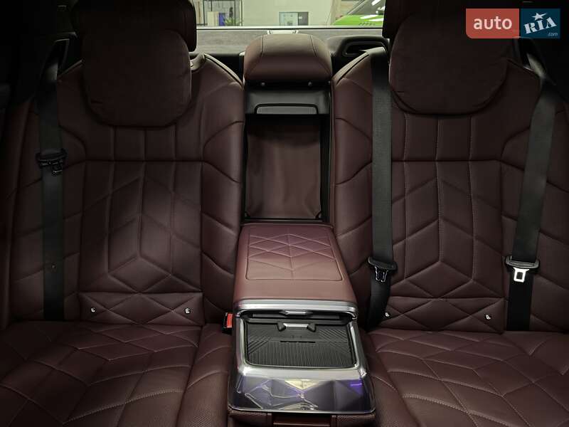 Седан BMW 7 Series 2023 в Тернополі