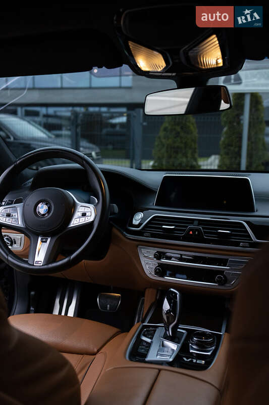 Седан BMW 7 Series 2019 в Львове