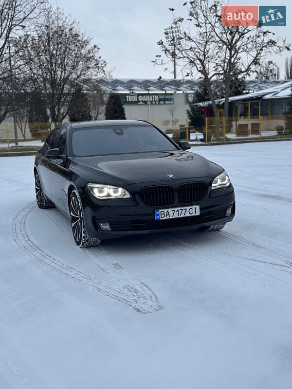 Седан BMW 7 Series 2013 в Александрие