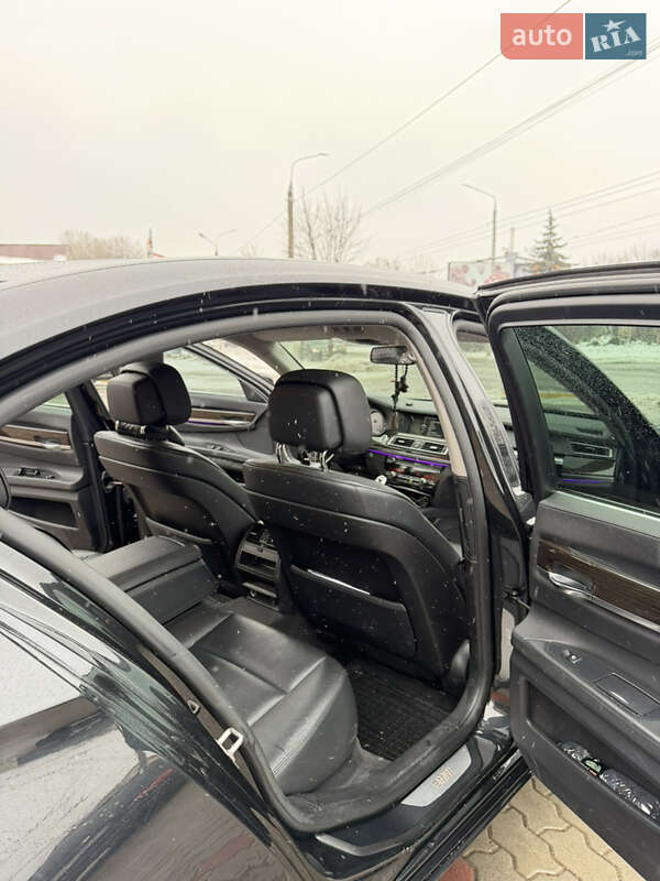 Седан BMW 7 Series 2011 в Черновцах