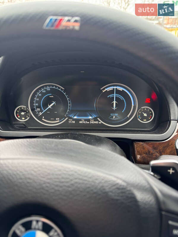 Седан BMW 7 Series 2013 в Александрие