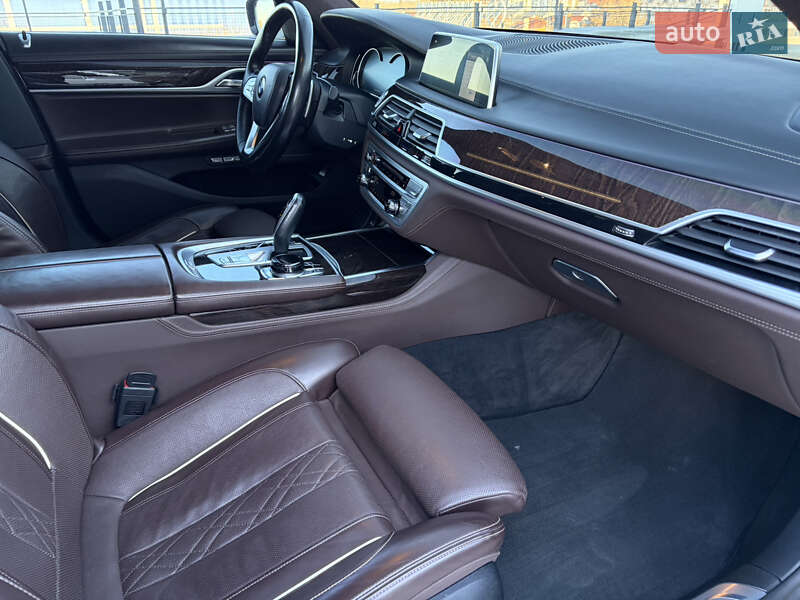 Седан BMW 7 Series 2017 в Ужгороде фото 24 Седан BMW 7 Series 2017 в Ужгороде
