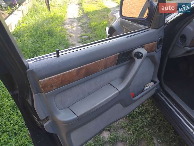 Седан BMW 7 Series 1992 в Полтаве