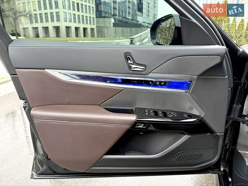 Седан BMW 7 Series 2023 в Киеве фото 23 Седан BMW 7 Series 2023 в Киеве