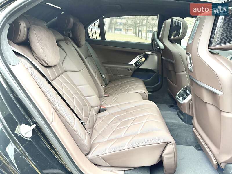 Седан BMW 7 Series 2023 в Киеве фото 35 Седан BMW 7 Series 2023 в Киеве