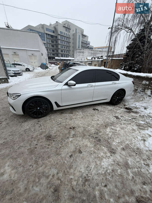 Седан BMW 7 Series 2017 в Киеве