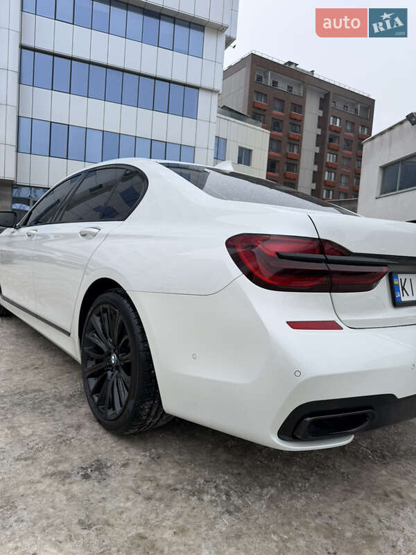 Седан BMW 7 Series 2017 в Киеве