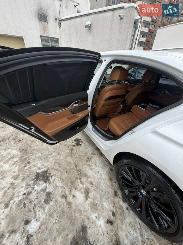 Седан BMW 7 Series 2017 в Киеве