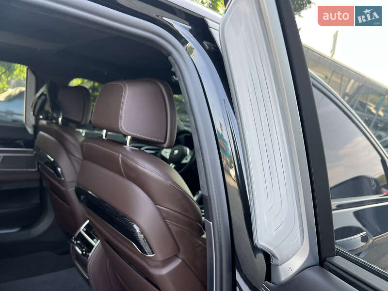 Седан BMW 7 Series 2022 в Днепре