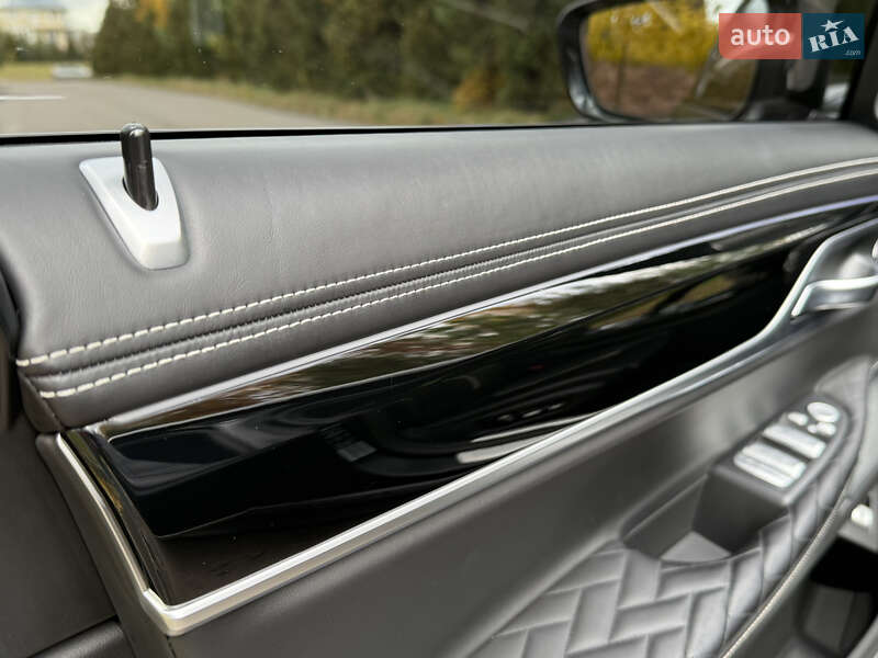 Седан BMW 7 Series 2020 в Ровно