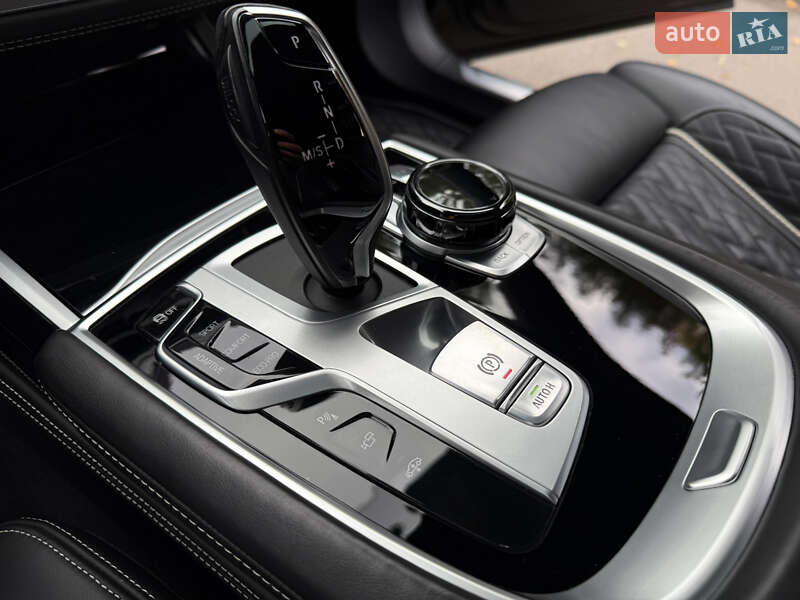 Седан BMW 7 Series 2020 в Ровно