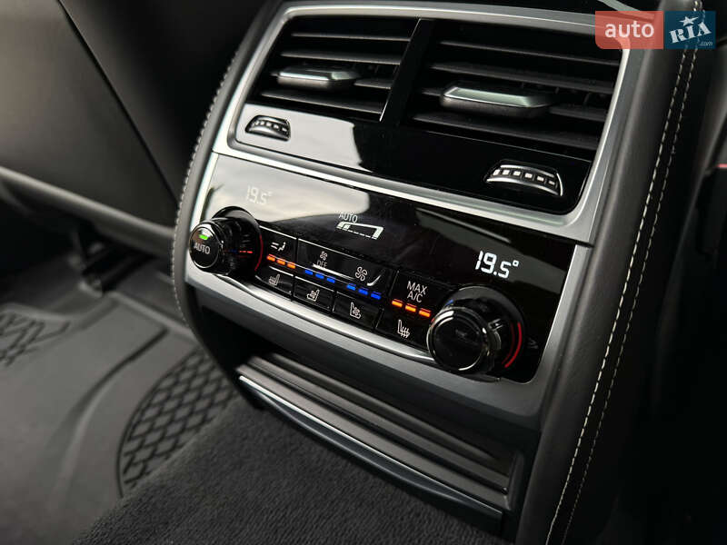 Седан BMW 7 Series 2020 в Ровно