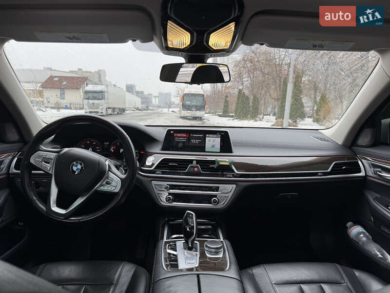 Седан BMW 7 Series 2018 в Киеве