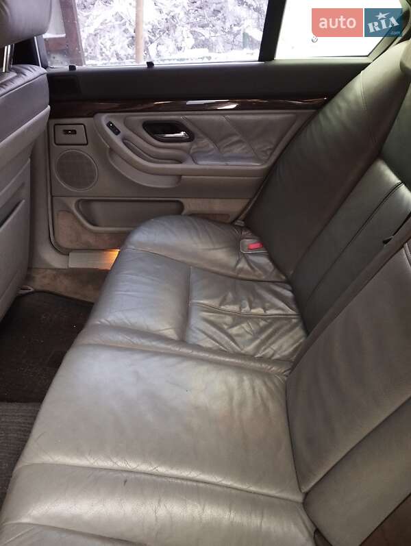 Седан BMW 7 Series 1996 в Києві