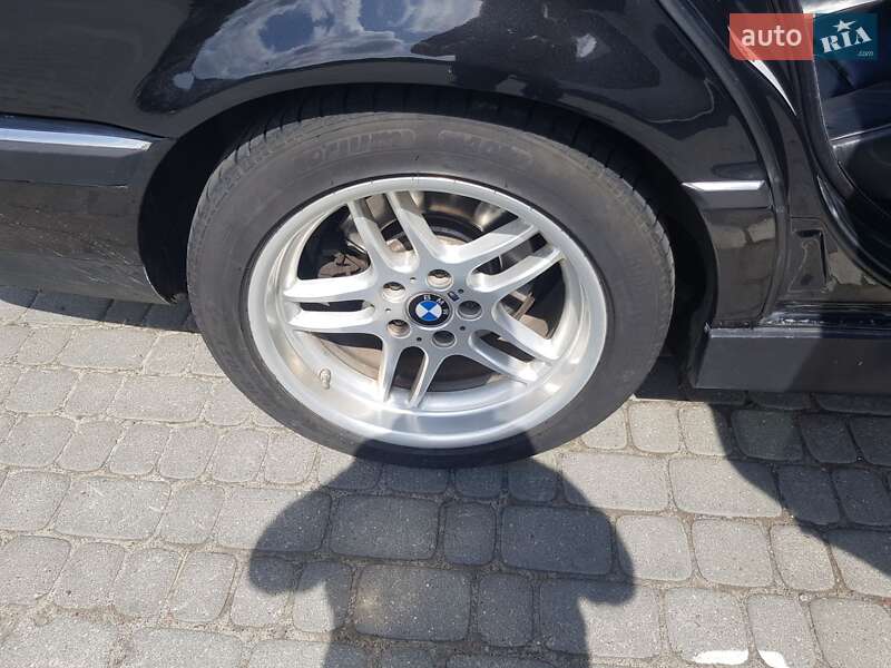 Седан BMW 7 Series 2001 в Львове
