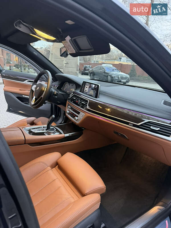 Седан BMW 7 Series 2017 в Одессе