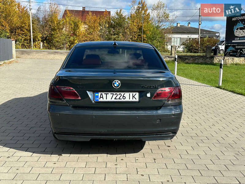 Седан BMW 7 Series 2005 в Долине