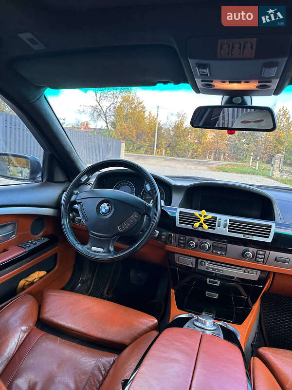 Седан BMW 7 Series 2005 в Долине