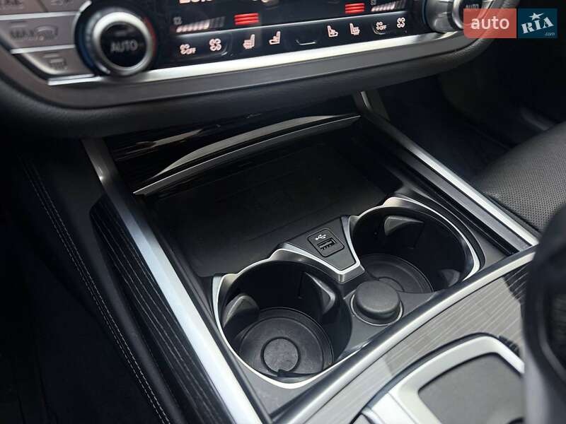 Седан BMW 7 Series 2020 в Киеве